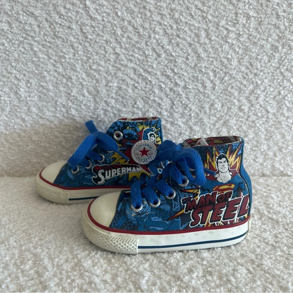 Converse Infant Chuck Taylor All Star Classic High Top‎ Superman Sneakers Size 4
